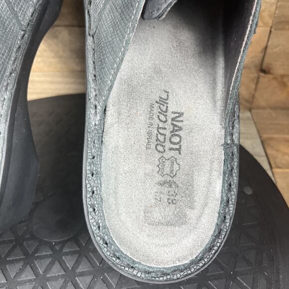 Naot Womens Size 7 Coal Grey Nubuck Leather Avignon Buckle Slip on Mule Clog - Picture 6 of 11